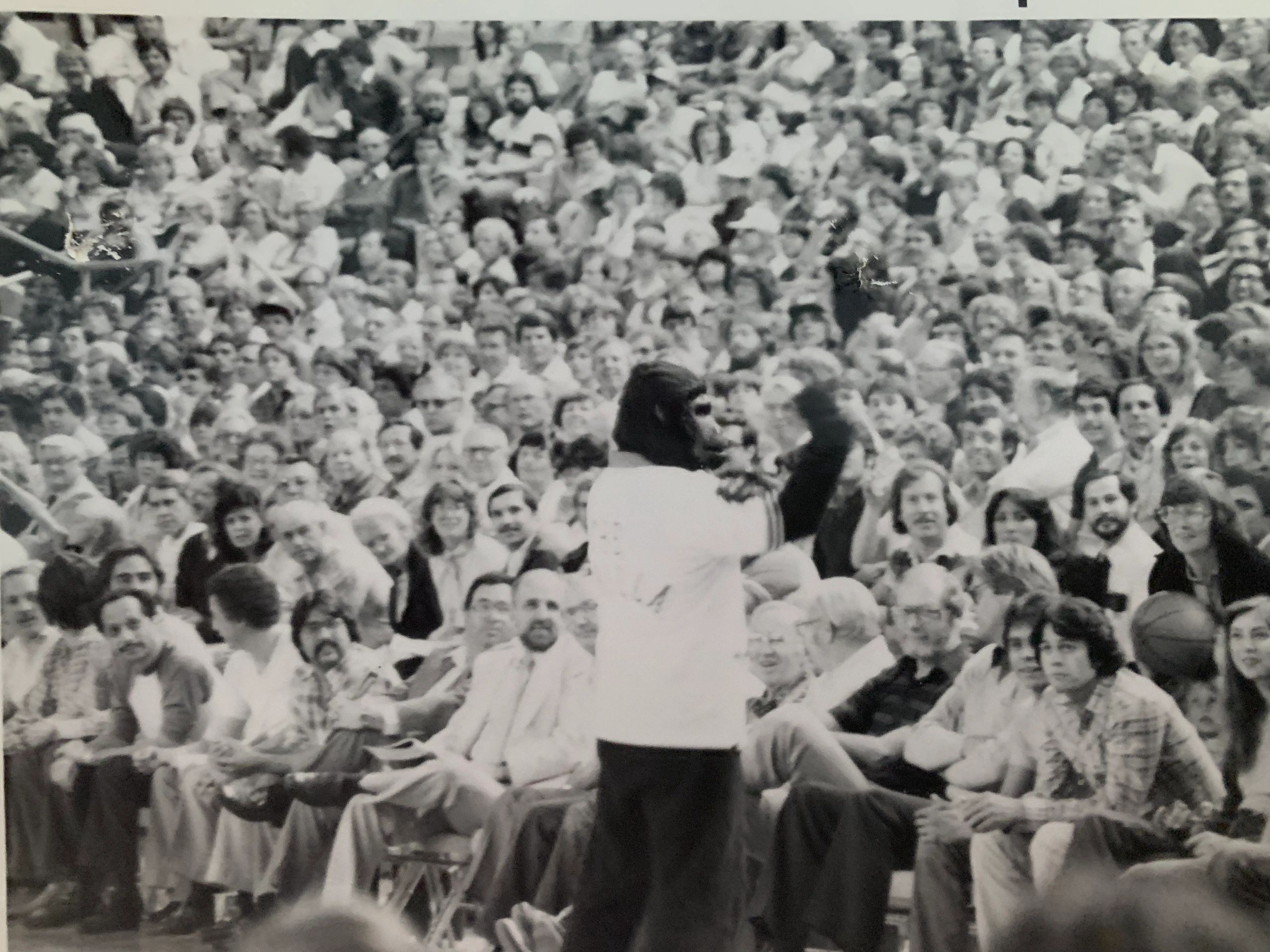 Henry Paul Rojas performing for a crowd in the arena